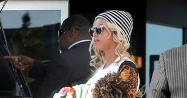 Beyoncé Carries Sleeping Blue Ivy Off a Private Jet—See the Precious